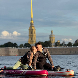 Сап-свидание на воде: романтические маршруты на сапах в Санкт-Петербурге
